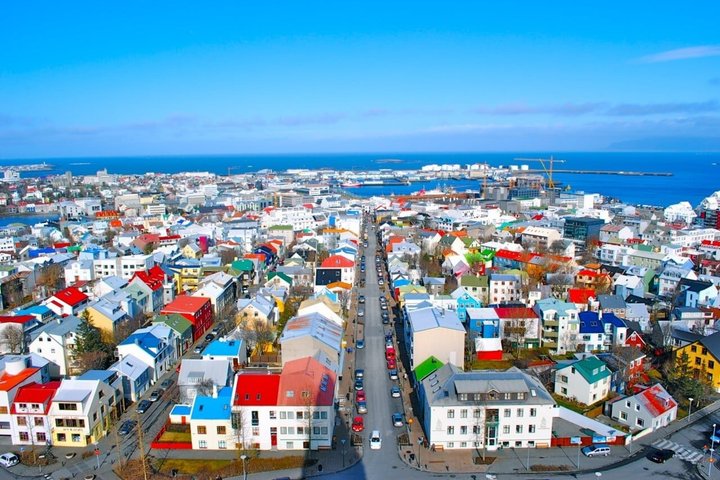 Private Transfer From Reykjavik Hotels to Keflavik Airport (KEF)