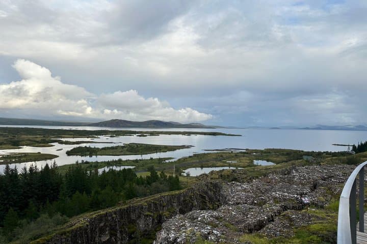 Golden Circle Private Tour – Þingvellir, Geysir & Gullfoss