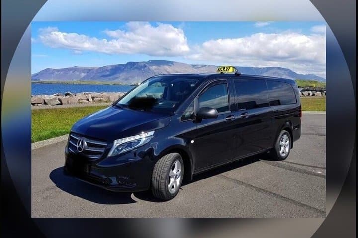 KEF Airport Transfers from and to Reykjavik City (one way)
