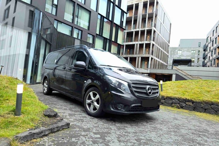 Keflavik Airport Transfer to /or From Reykjavik, Iceland