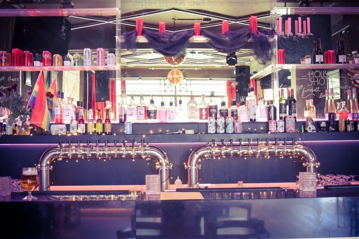 Icelandic Bar Crawl and Karaoke Experience