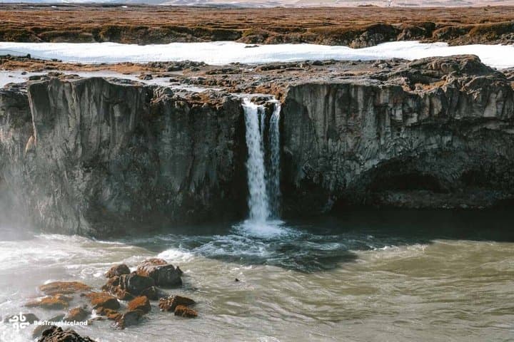 Mývatn, waterfalls and a volcano