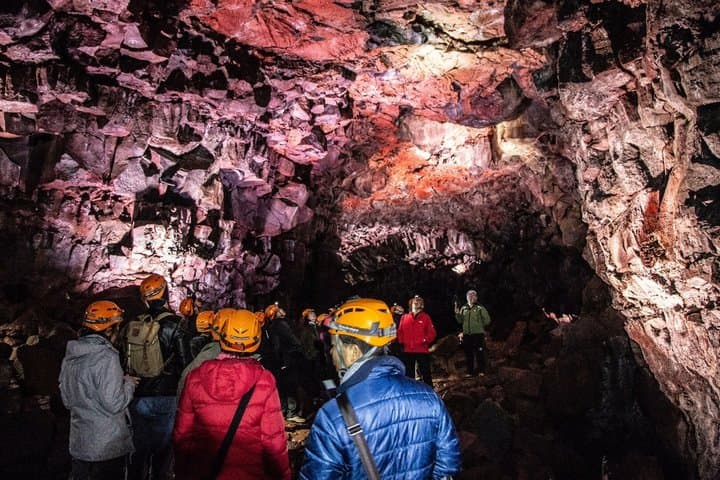 Private Silver Circle and Vidgelmir Lava Cave Tour
