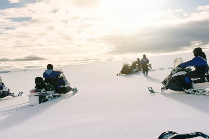Private Silver Circle & Snowmobiling Tour from Reykjavik
