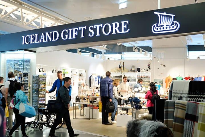 Private KEF Airport to Reykjavik with 3 hour Blue lagoon Stopover