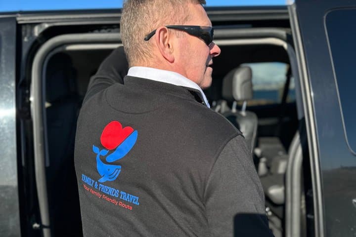 Private Keflavík Airport Transfer to Reykjavík Hotels