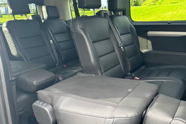 Private Keflavík Airport Transfer to Reykjavík Hotels