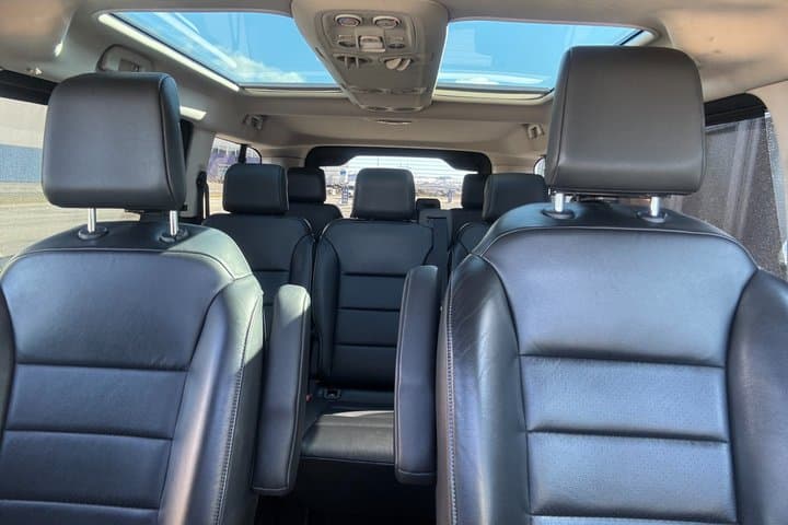 KEF Airport Transfers from and to Reykjavik City (one way)