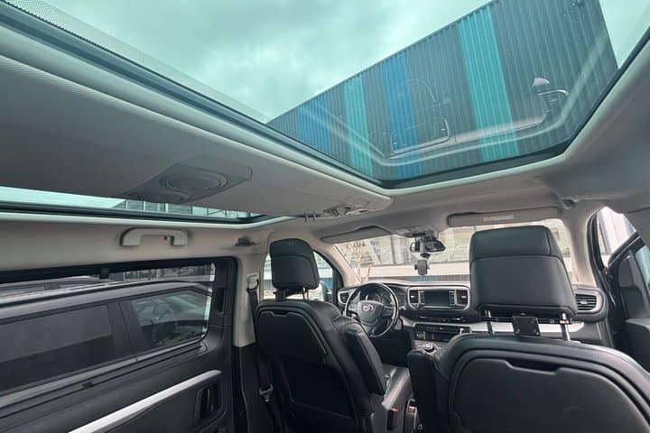 KEF Airport Transfers from and to Reykjavik City (one way)