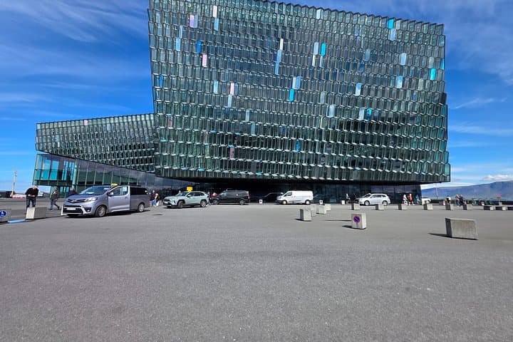 Private Transfer Keflavik/Reykjavik–Blue Lagoon, Silica & Retreat