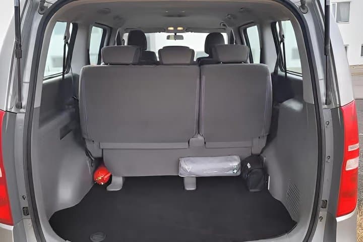 Private Transfer by Van Keflavik Airport To or From Reykjavik