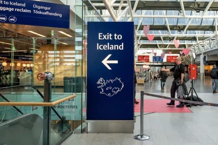 Private Transfer by Van Keflavik Airport To or From Reykjavik