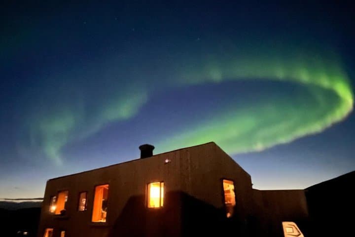 English Guided Northern Lights Tour with Snacks