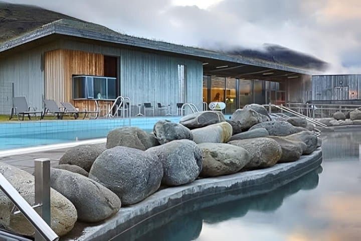 Private Golden Circle with Horses and Fontana Spa with Rye Bread