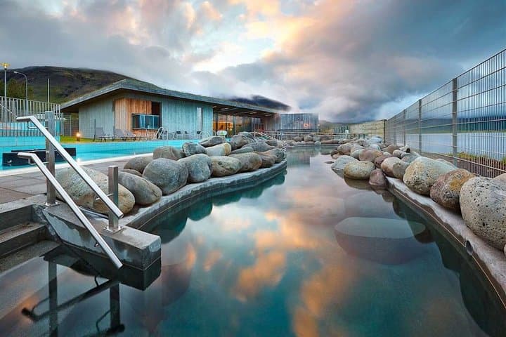Private Golden Circle with Horses and Fontana Spa with Rye Bread