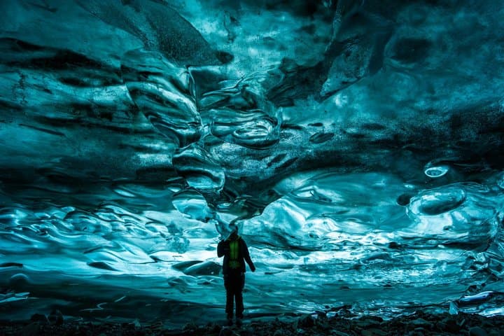 Jökulsárlón: Visit a Natural Blue Ice Cave