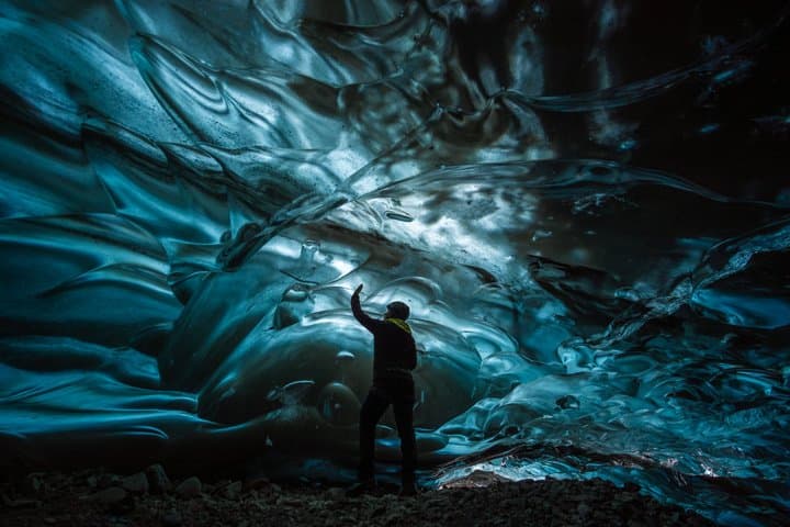 Jökulsárlón: Visit a Natural Blue Ice Cave