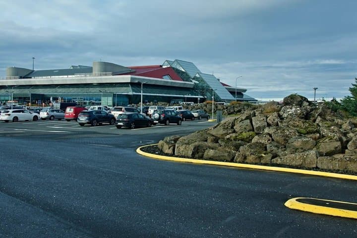 Keflavik Airport One-Way Private Transfer To or From Reykjavik