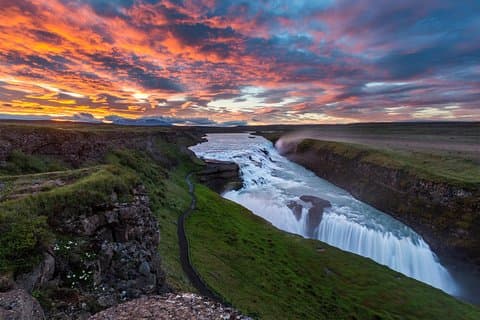 Golden Circle and Northern Lights Boat Cruise
