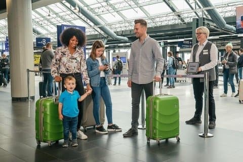 Iceland: Airport Transfers between Keflavik and Reykjavik City