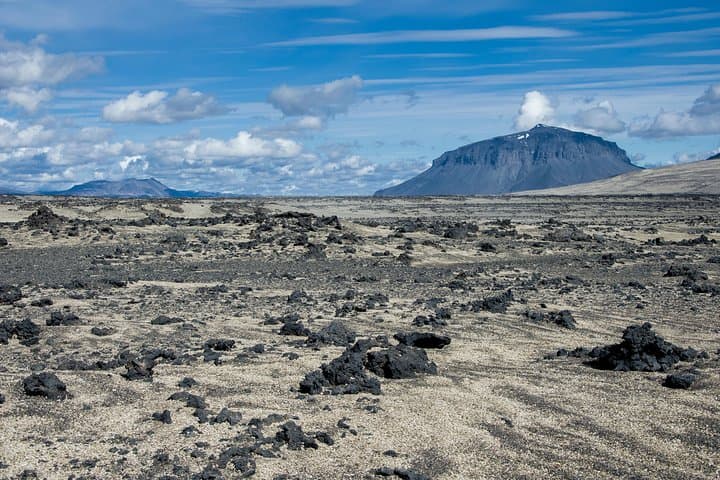 Lush to Lunar Askja Tour