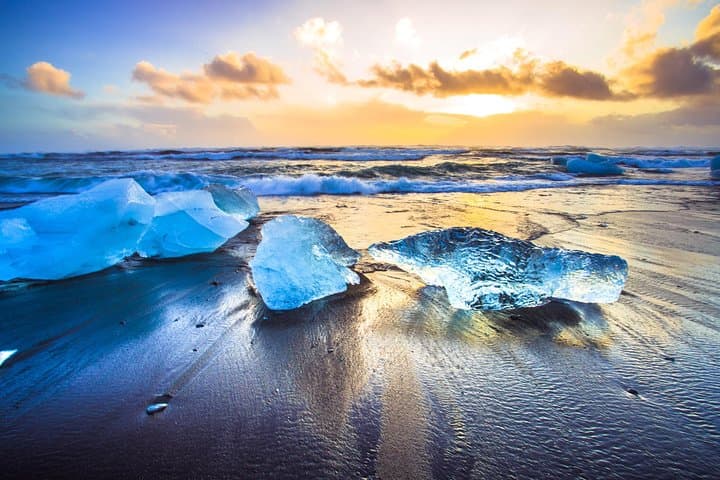 Private Jeep Tour - Glacier Lagoon and Diamond Beach