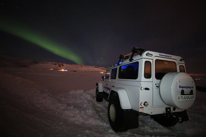 Private Guided Superjeep Northern Lights Hunt