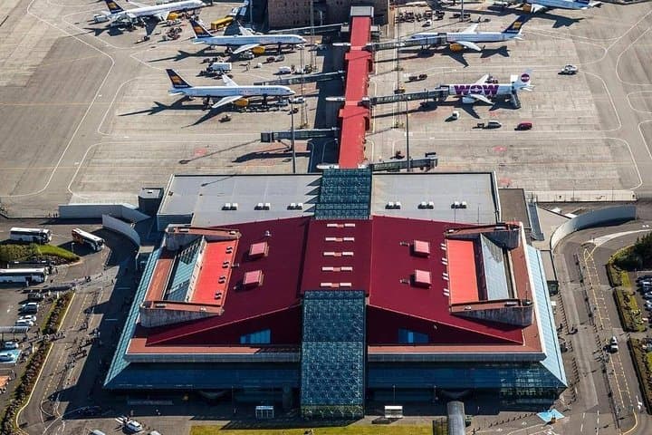 Reykjavik area to Keflavik Private Luxury Airport Transfer