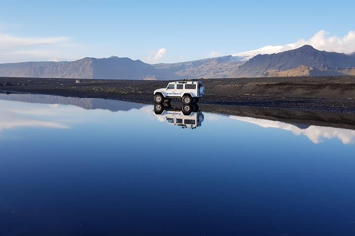 Private Superjeep Full-Day South Coast and Eyjafjallajokull Volcano Sights