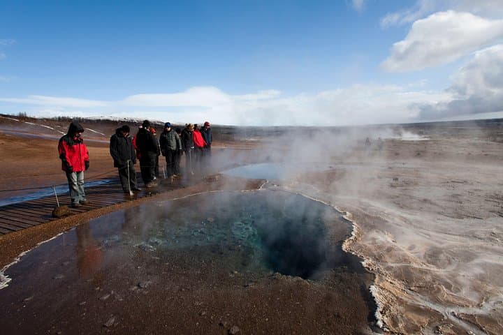 Reykjavik: Golden Circle and Northern Lights Small-Group Tour