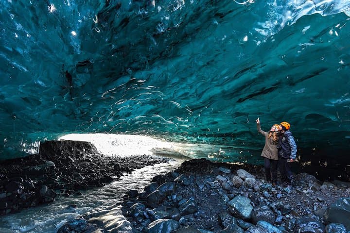 3-Day Ice Cave, South Coast, Golden Circle and Northern Lights