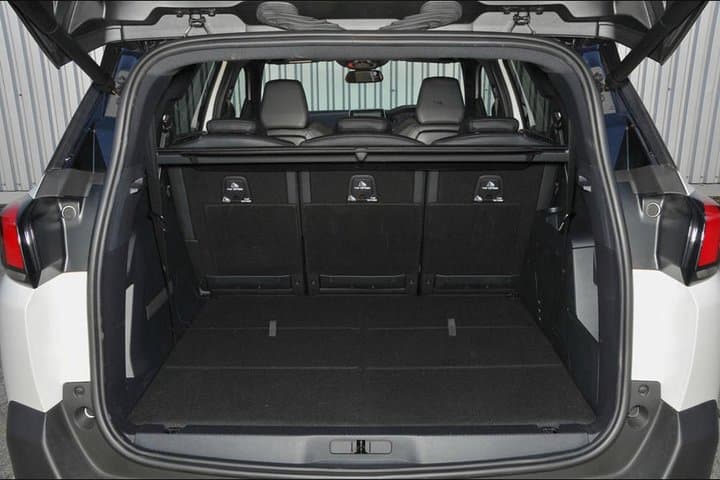 Private Transfer from Reykjavik Hotels to Keflavik Airport