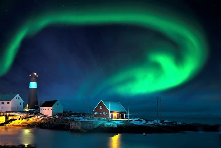 Hunting for Reykjavik Northern lights Private Tour