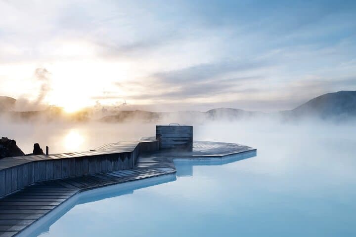 Private Roundtrip Transfer between Blue Lagoon and Keflavik Airport