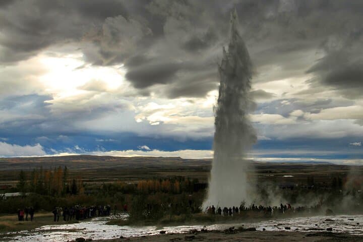 Day Trip to the Golden Circle and Hot spring Geyser by 4WD Jeep from Reykjavik