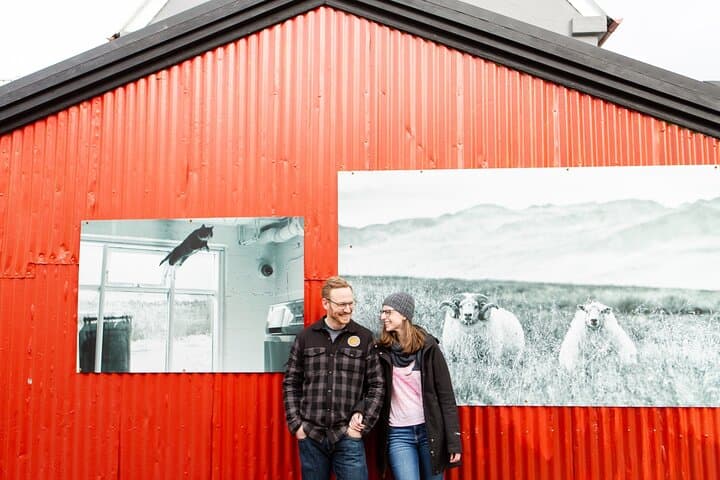 Private Vacation Photography Session with Local Photographer in Reykjavik