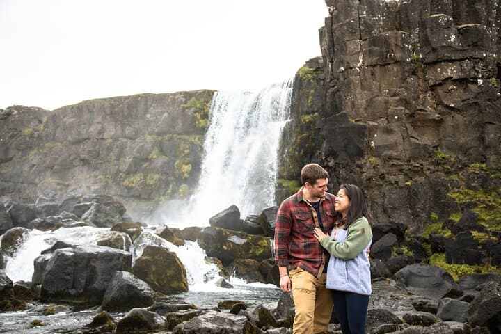 Private Vacation Photography Session with Local Photographer in Reykjavik