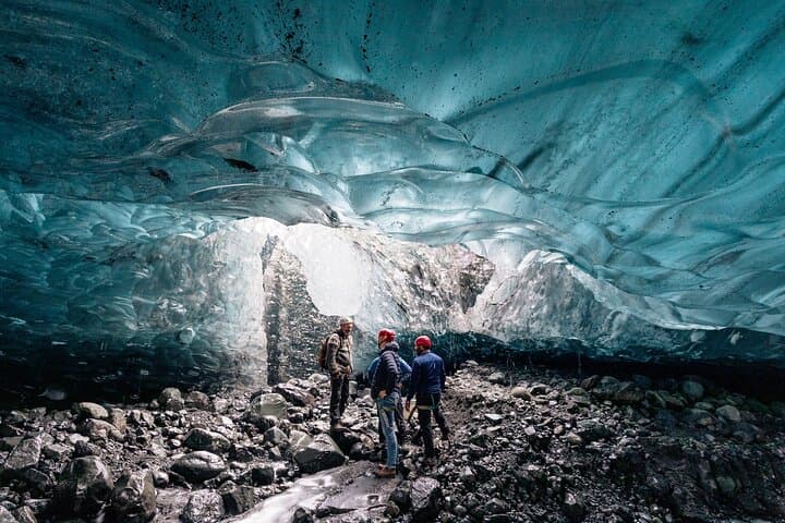 4-Day Iceland: Golden Circle, South Coast, Volcano Hike & Northern Lights