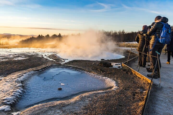 4-Day Iceland: Golden Circle, South Coast, Volcano Hike & Northern Lights