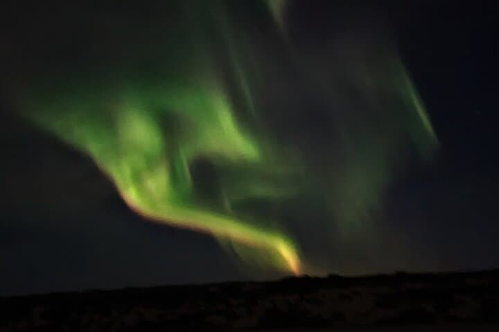 Northern lights hunt in a Super Jeep