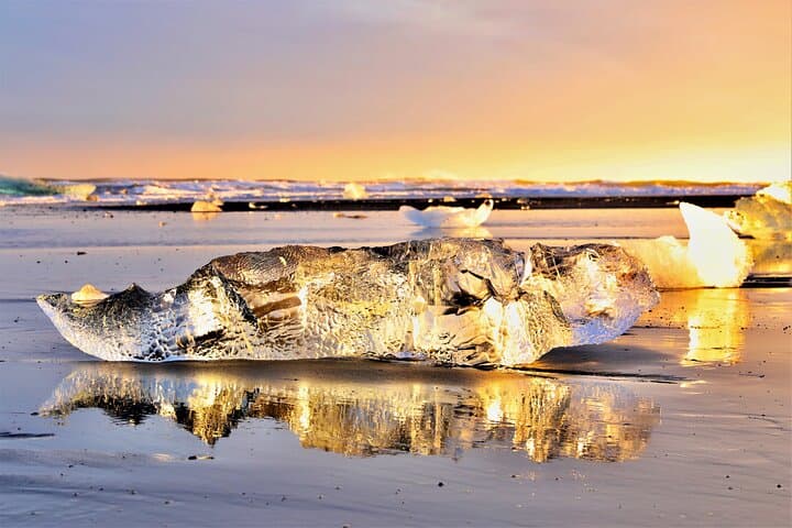 Reykjavik: Glacier Lagoon, Diamond Beach & South Coast Day Tour