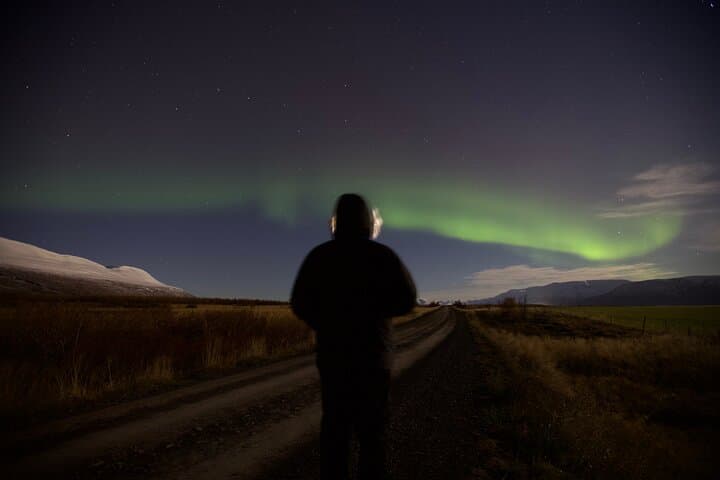 All road leading north to see the northern lights