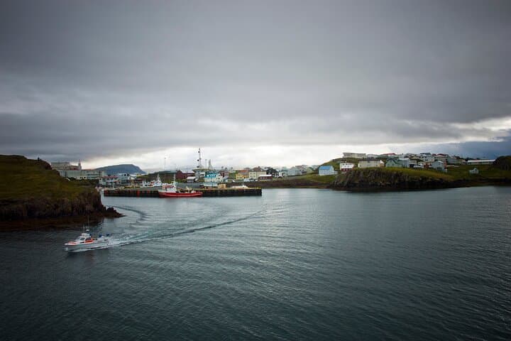 Private circuit to Iceland for 10 days.