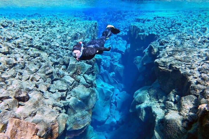 Private Silfra Snorkeling 6 p. group - Meet on Location - with Underwater Photos