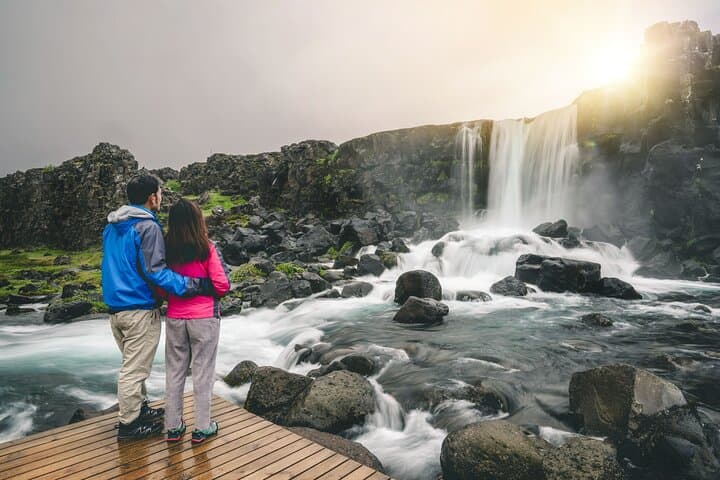Golden Circle, Tomato Farm Lunch & Sky Lagoon Small-Group Tour