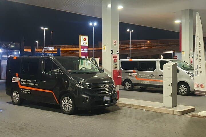 Keflavik Airport (KEF) to Reykjavik hotel or address - Arrival Private Transfer