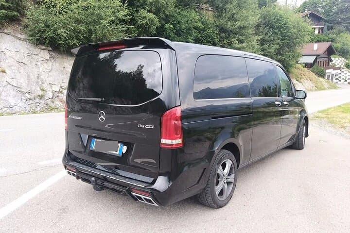 Keflavik Airport (KEF) to Reykjavik hotel or address - Arrival Private Transfer