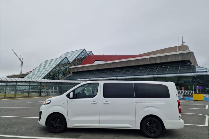 Keflavik Airport Private Transfer One Way