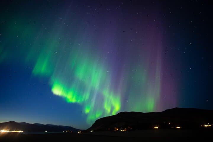 Small Bus Northern Lights Tour from Reykjavik at 9:30 pm