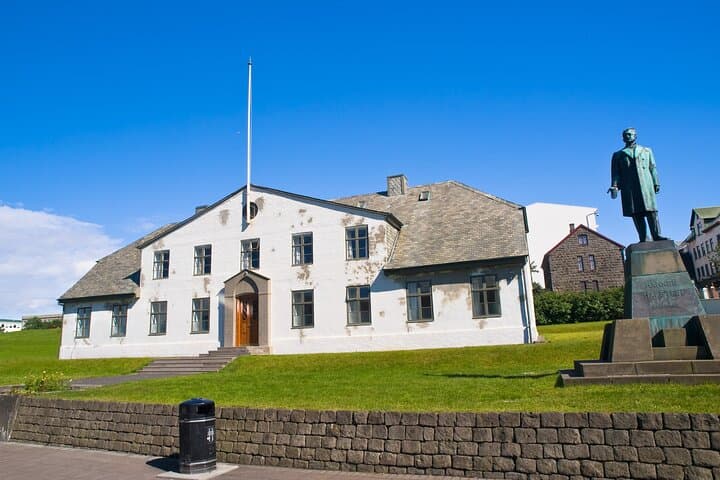 Private Historic Walking Tour in Reykjavik City Highlights